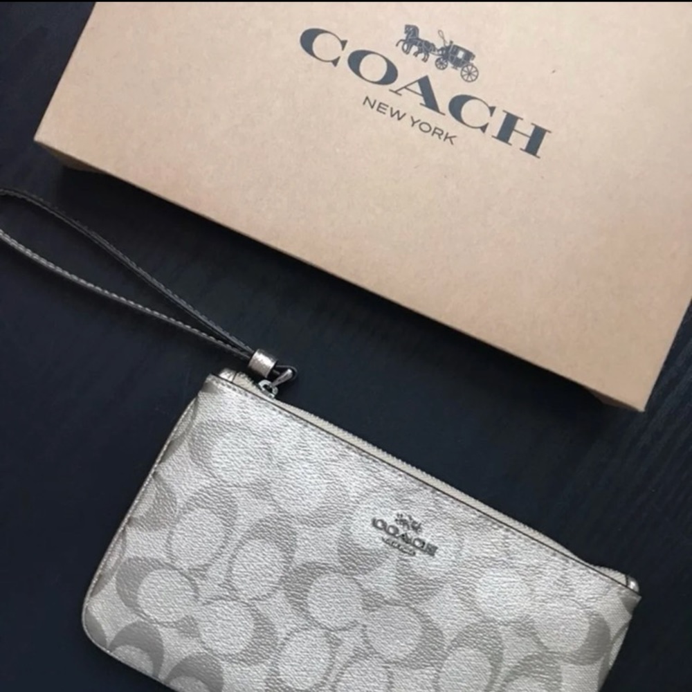 Brand new coach Wristlet